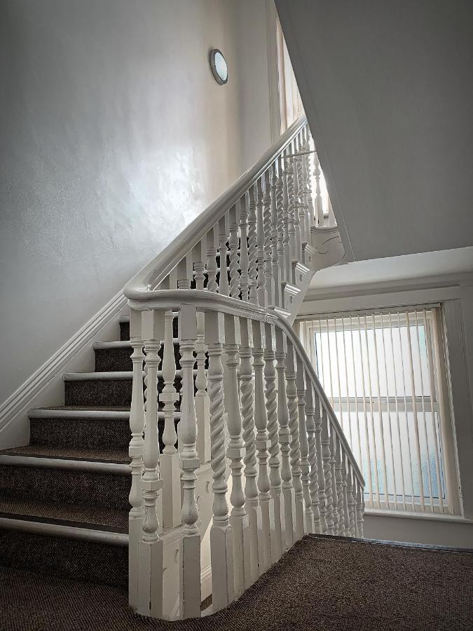 Bournemouth Beachfront Retreat 3 Bedroom 3 Bathroom Seaside B&B With Free Parking Ngoại thất bức ảnh