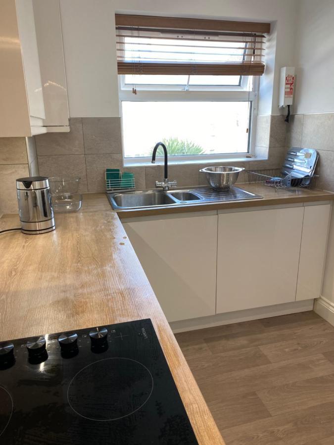 Bournemouth Beachfront Retreat 3 Bedroom 3 Bathroom Seaside B&B With Free Parking Ngoại thất bức ảnh