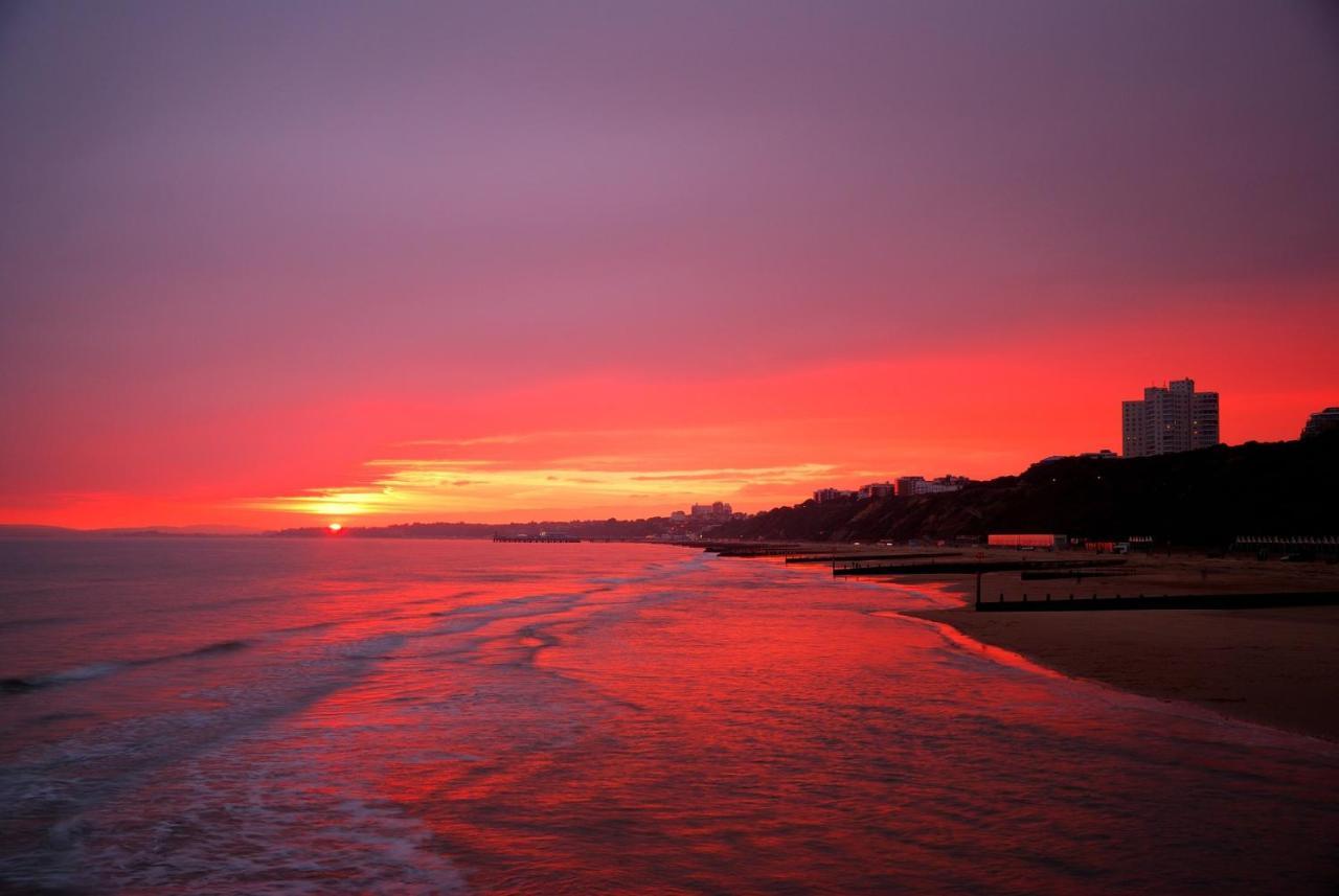 Bournemouth Beachfront Retreat 3 Bedroom 3 Bathroom Seaside B&B With Free Parking Ngoại thất bức ảnh
