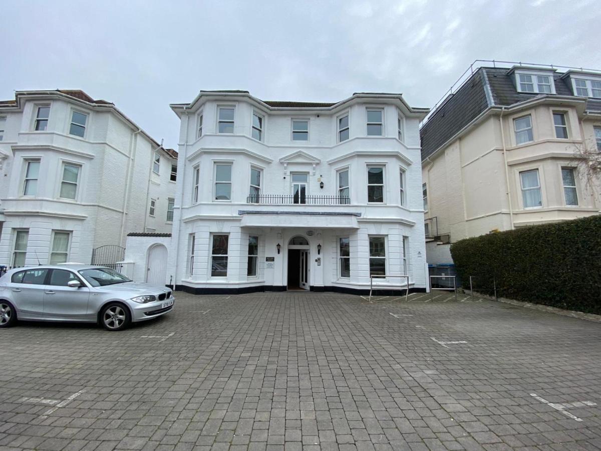 Bournemouth Beachfront Retreat 3 Bedroom 3 Bathroom Seaside B&B With Free Parking Ngoại thất bức ảnh