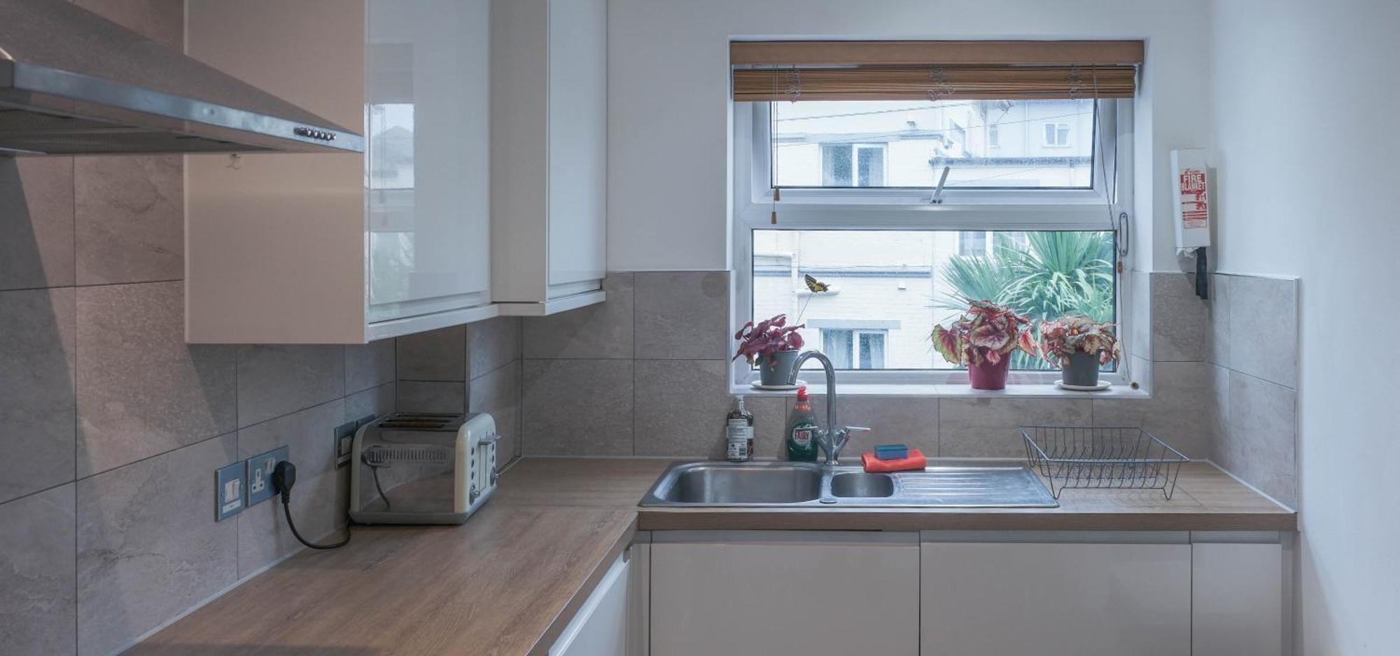 Bournemouth Beachfront Retreat 3 Bedroom 3 Bathroom Seaside B&B With Free Parking Ngoại thất bức ảnh